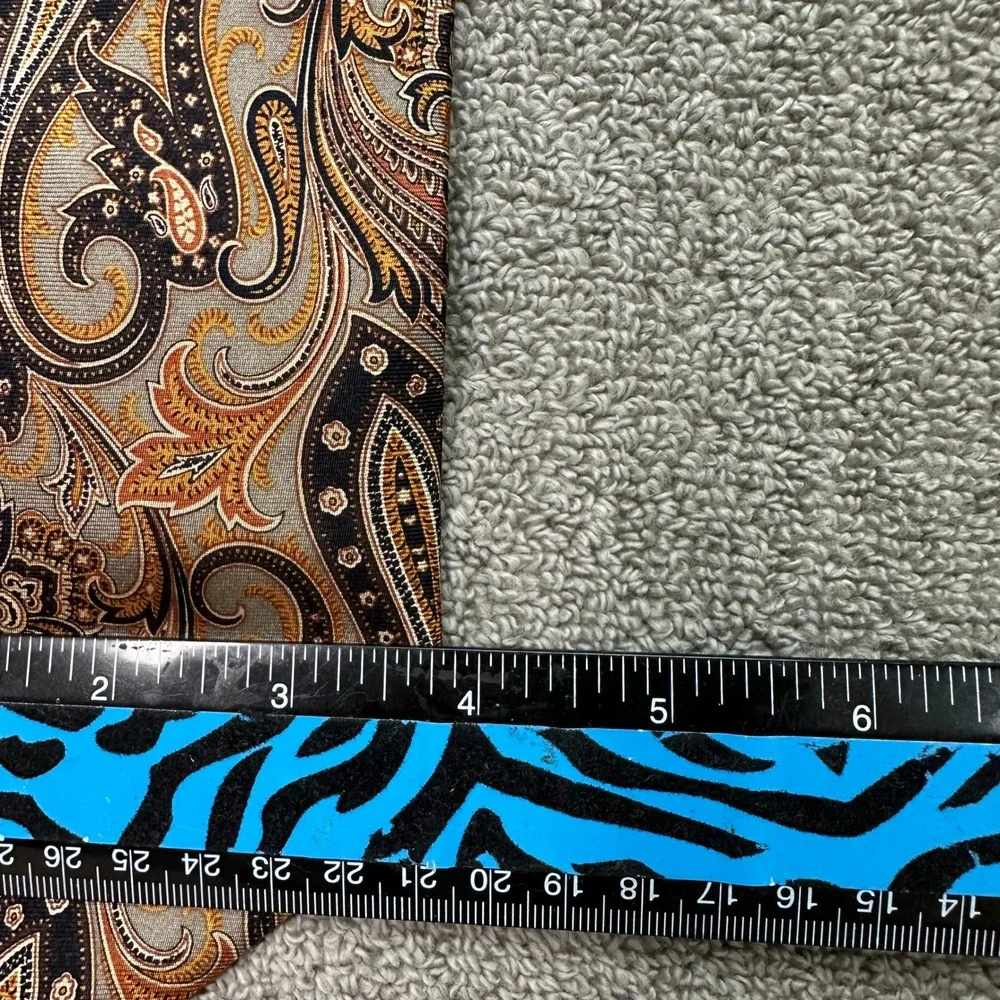 Wilsons of Wickford Mens Silk Paisley Tie Gold Tan Black Hand Sewn USA RN 88045